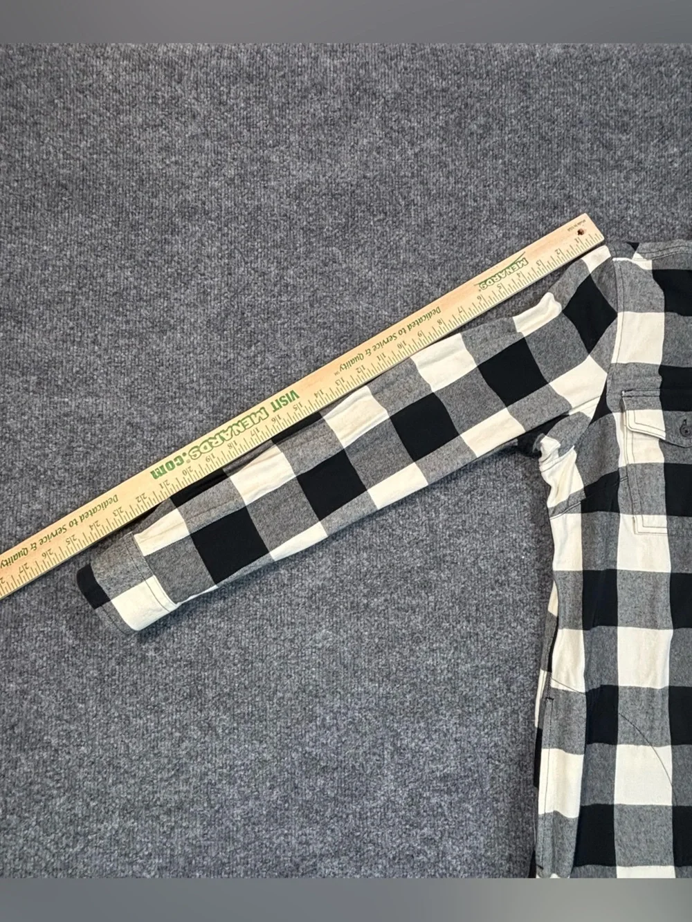 Duluth Trading Co Women L Flannel Shirt Shacket Plaid Black White Pockets Tunic